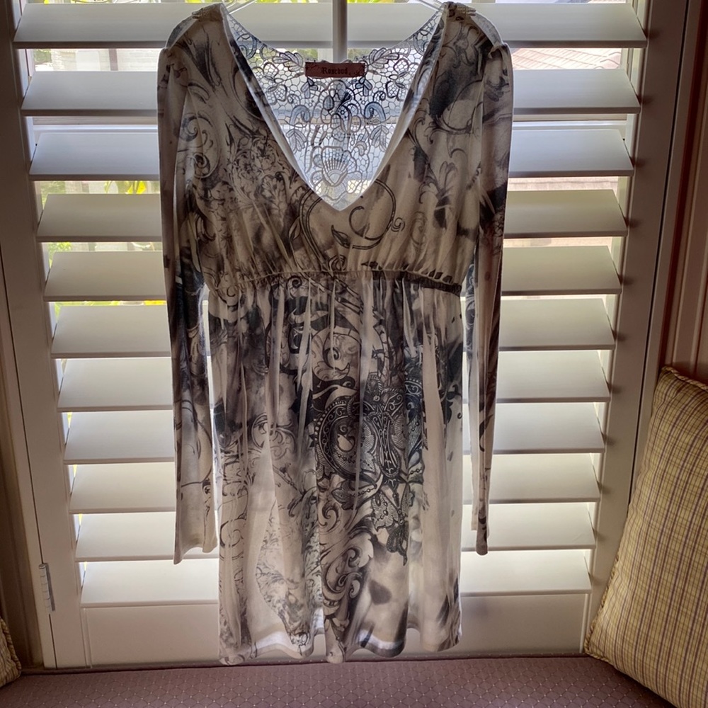 Rosebud long sleeve V neck dress